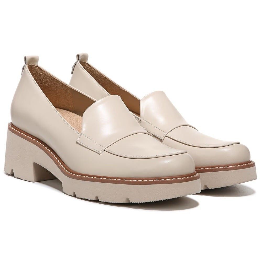 Naturalizer Women's 7.5M Darry Lug Sole Heeled Loafer Porcelain Cushioned Shoe